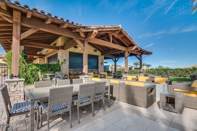 Building Photo - Luxury Lifestyle in Queen Creek AZ
