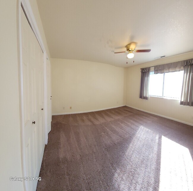 Building Photo - "Charming 3-Bed, 2-Bath Gem in St. George - Bloominton Hills  - Available March 2026