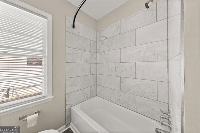 Building Photo - 1935 Handley Ave SW