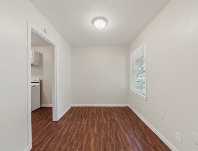 Building Photo - 3025 Vance
