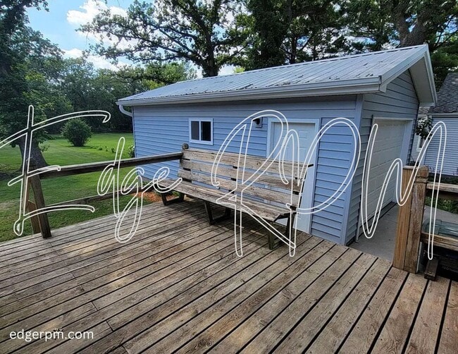 Building Photo - Charming 1-Bedroom Duplex!