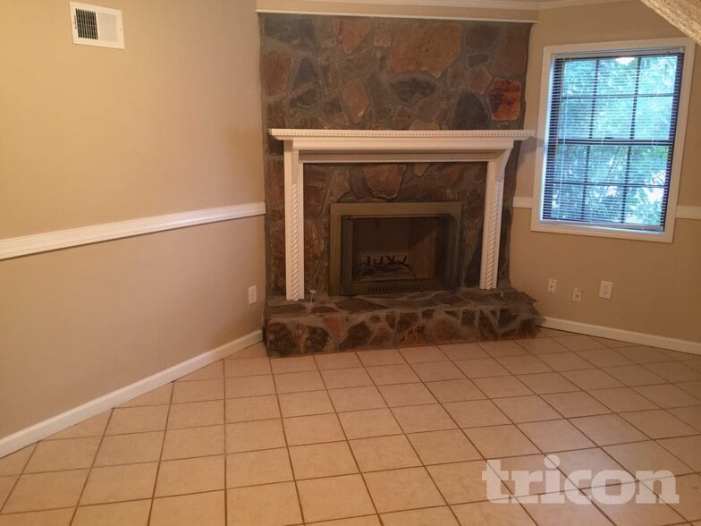 Building Photo - 200 Gage Ct