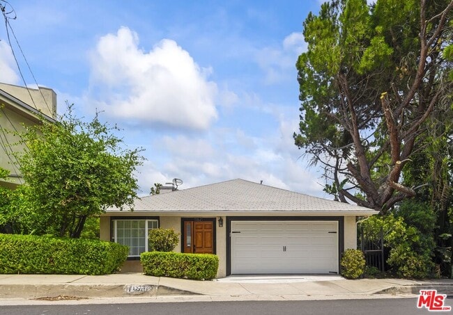 Primary Photo - 11621 Sunshine Terrace