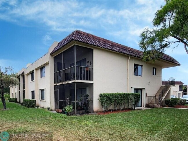 Building Photo - 16491 Blatt Blvd