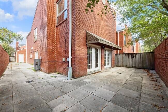 Building Photo - 15 Rutgers Pl