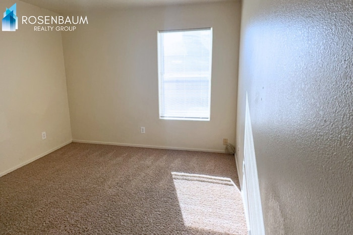 Building Photo - 8281 W Sandy Ln