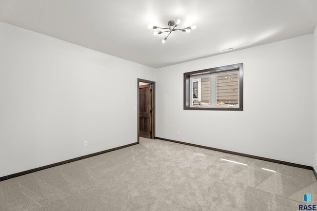 Building Photo - 1113 S Foss Ave