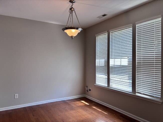 Building Photo - 10106 Raven Tree Dr