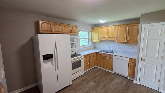 Building Photo - 5205 Auriesville Ln