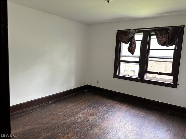 Building Photo - 91 Tremble Ave