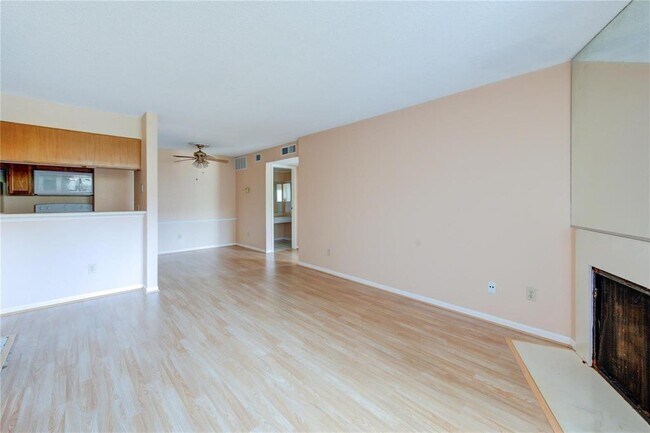 Building Photo - 2120 El Paseo St