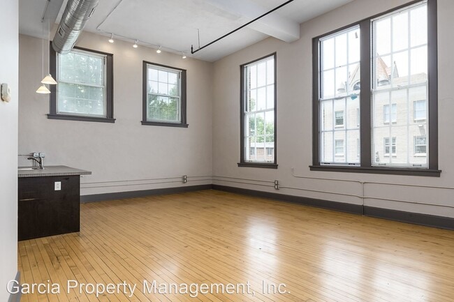 Building Photo - 4466 Olive St