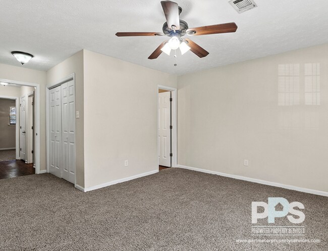 Building Photo - 107 Church St