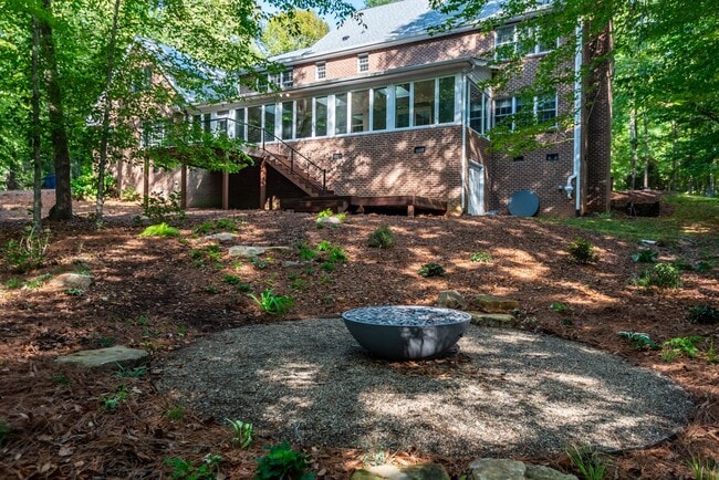 Building Photo - Available early March! Large and Lovely Home in Chapel Hill