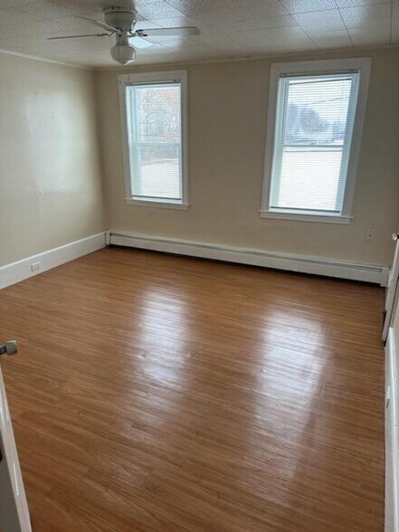 Primary Photo - 10 March St