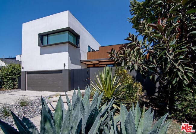 Building Photo - 10639 Cushdon Ave