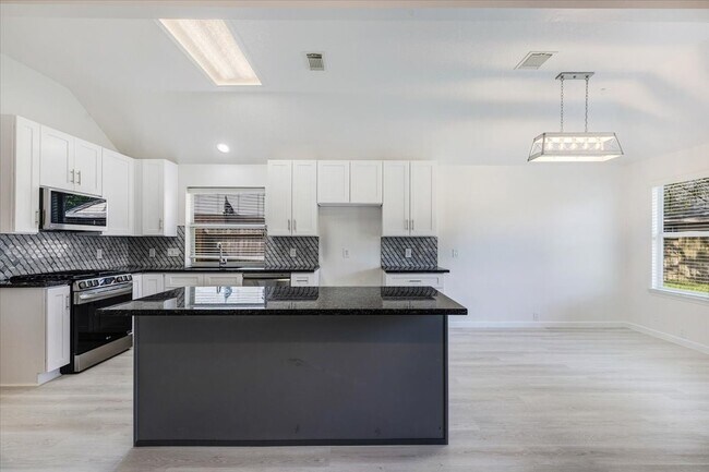 Building Photo - 29927 Sunwillow Creek Dr