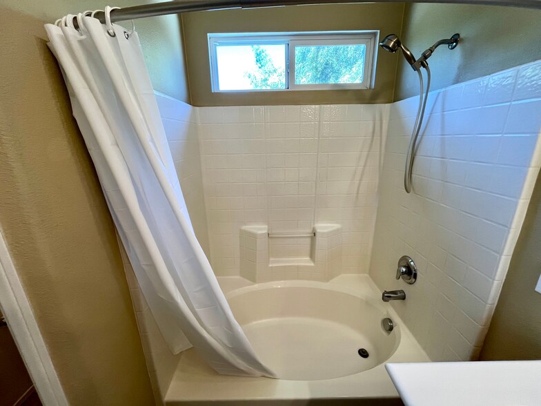 Building Photo - 1559 Park Meadows Dr