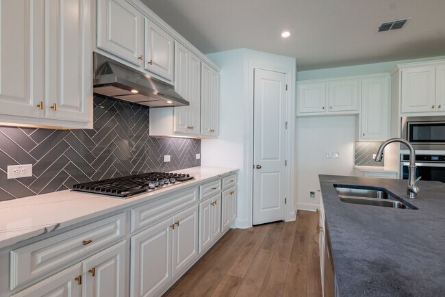 Building Photo - 1040 Villa Rialto View