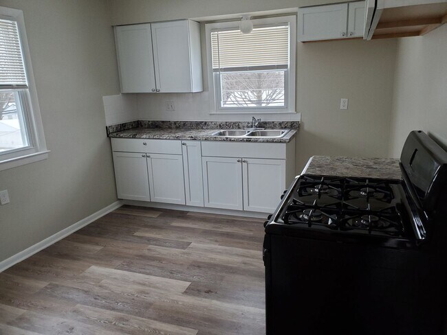 Building Photo - 8129 W Villard Ave