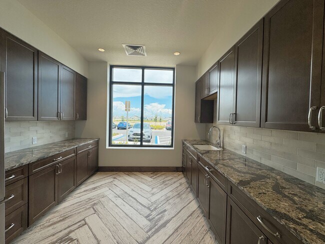 Building Photo - 3079 Totem Rd