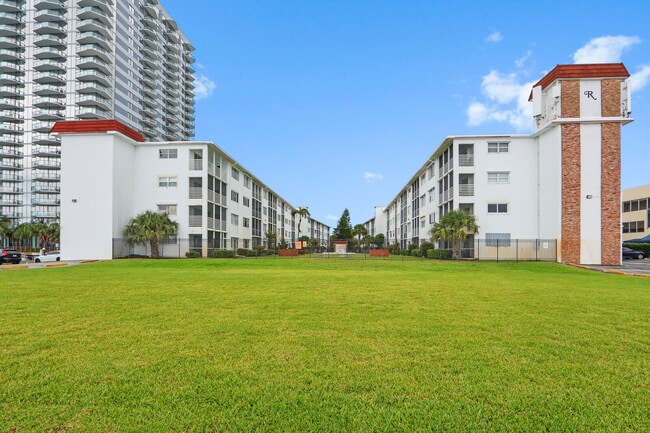 Building Photo - 4500 N Flagler Dr