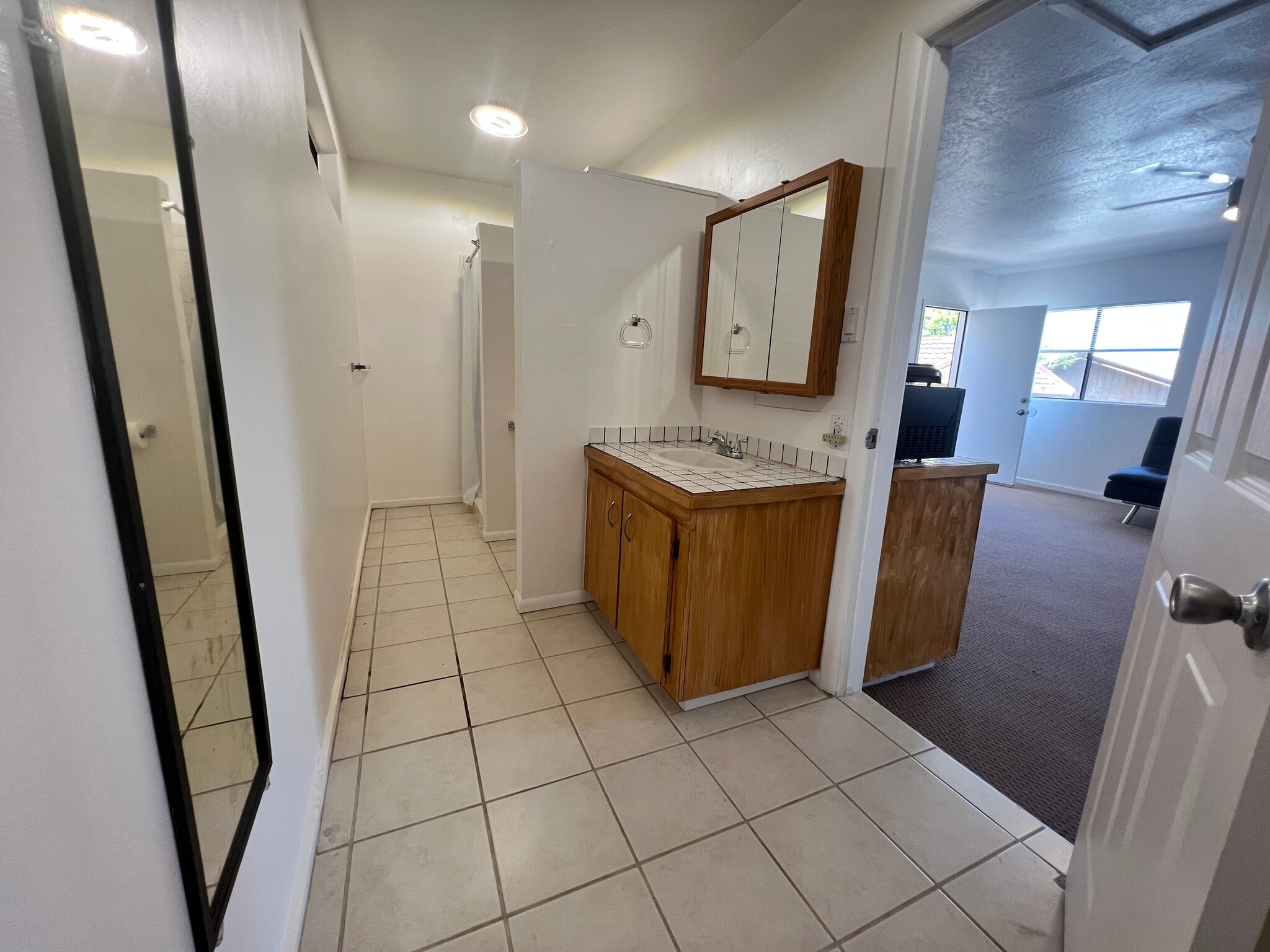 Building Photo - 68-1806 Auhili Loop