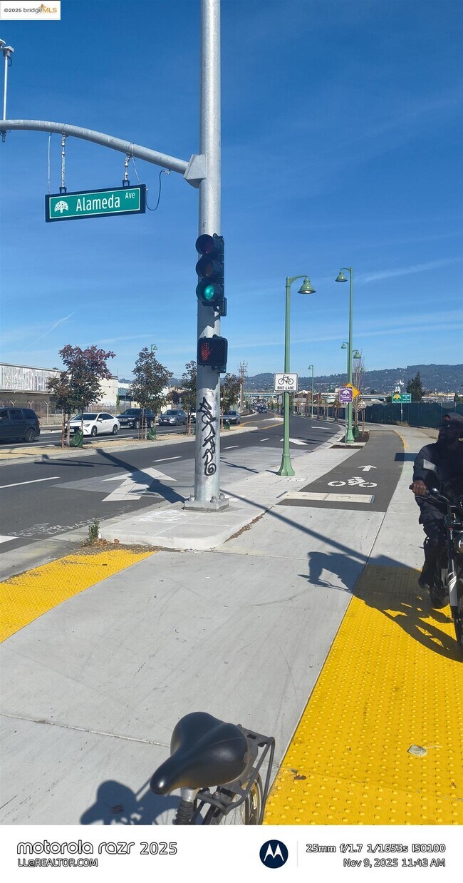 Building Photo - 3532 San Leandro St