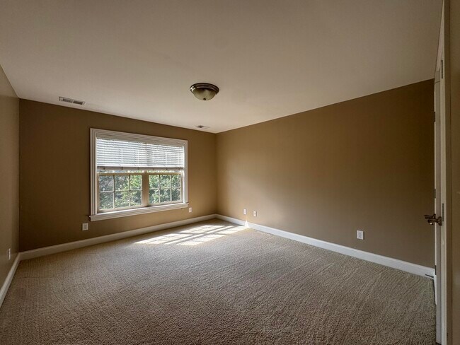 Building Photo - 3120 Hemingway Ln