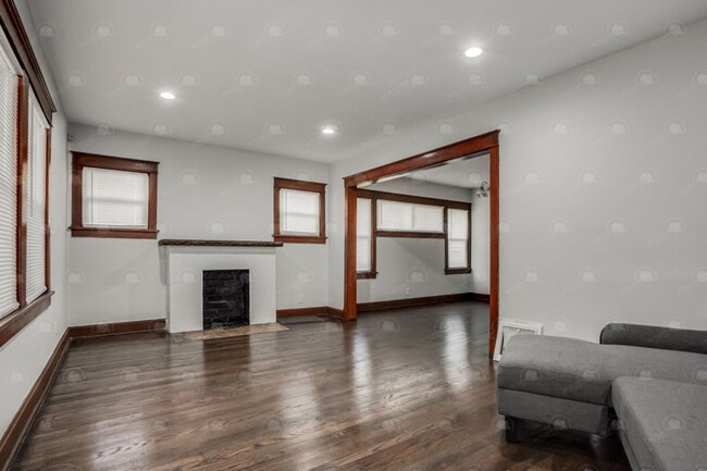 Building Photo - 6627 Brooklyn Ave