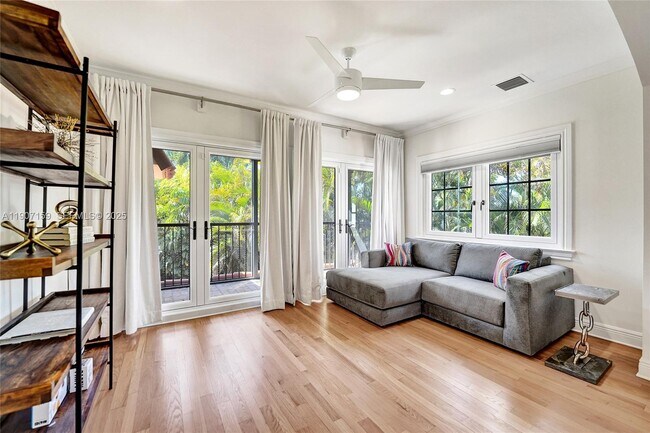 Building Photo - 2035 NE 31st Ave