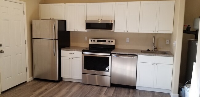 Building Photo - 100 S 13th Street