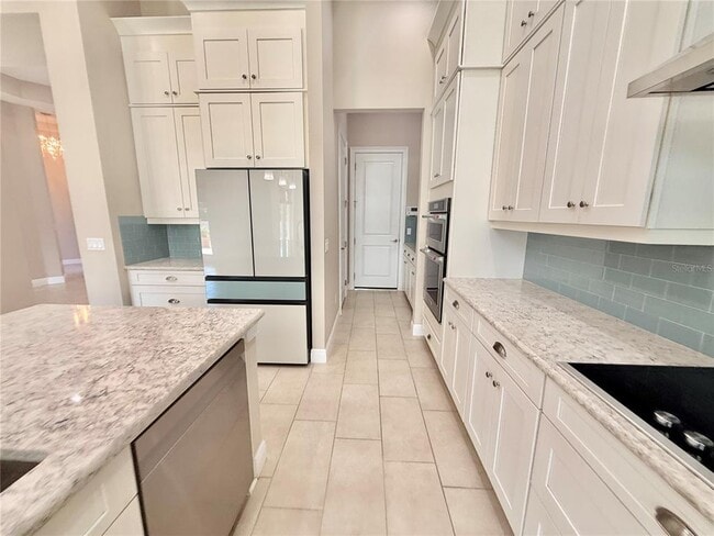 Building Photo - 11646 Hampstead St