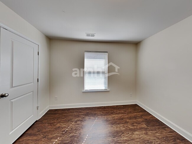 Building Photo - 248 Makenna Dr