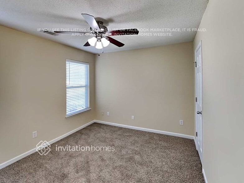 Building Photo - 4084 Sitka Dr