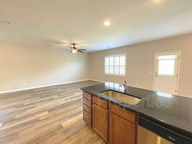 Building Photo - 4830 Hawkins Dr