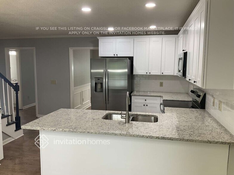 Building Photo - 5553 Fallsbrook Trce