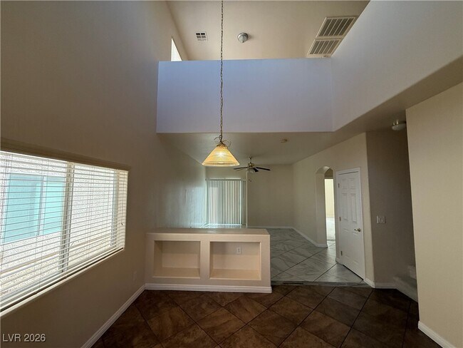 Building Photo - 5073 Tunnel Falls Dr