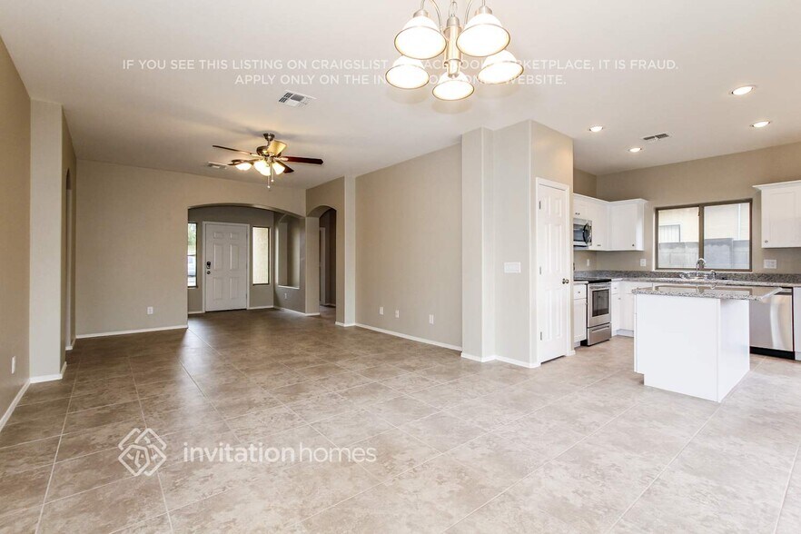 Building Photo - 1608 S 79th Ln