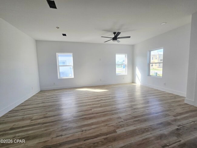 Building Photo - 9428 Starfish Ave