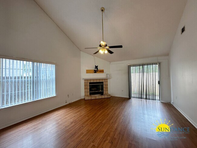 Building Photo - Charming 3-Bedroom Home in Forest Oaks!