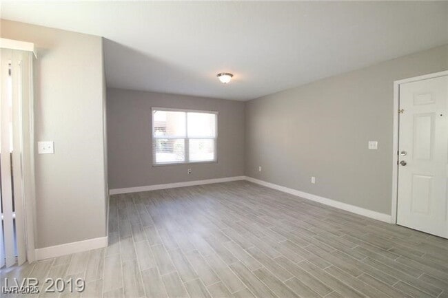 Building Photo - 555 E Silverado Ranch Blvd