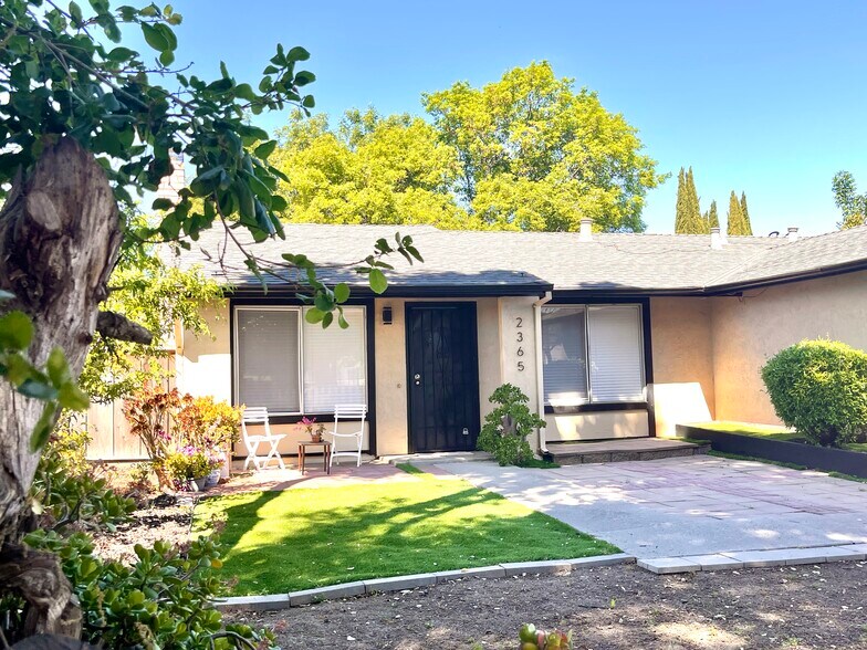 Building Photo - 2365 Fallingtree Dr