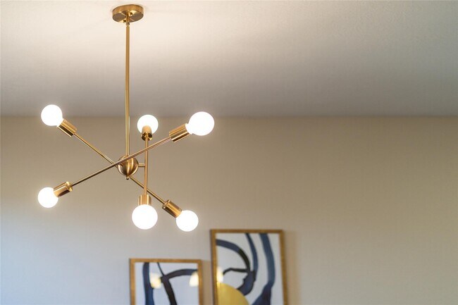 Building Photo - 1853 Commons Hill Ln