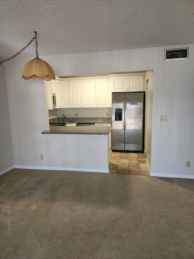 Building Photo - 1485 SW Silver Pine Way