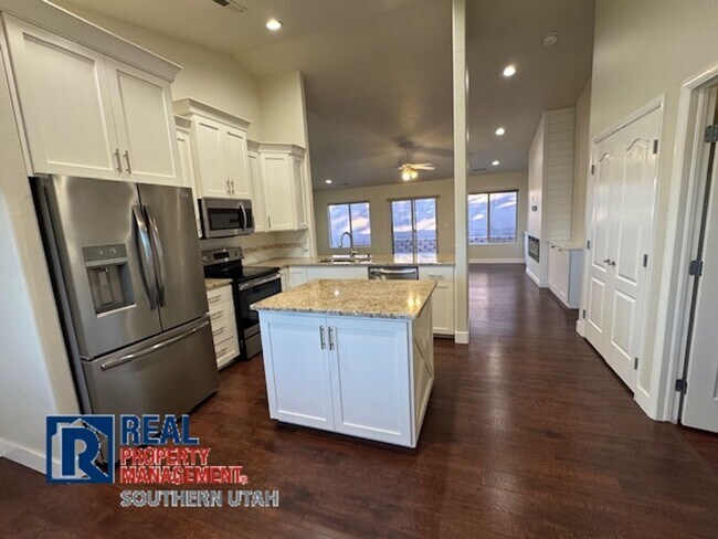 Building Photo - Sedona Hills Home