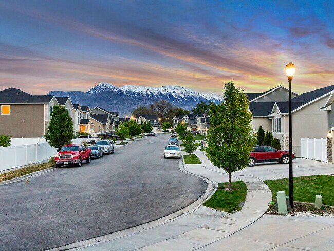 Building Photo - 3 Bedroom 2.5 Bathroom Home in Lehi!