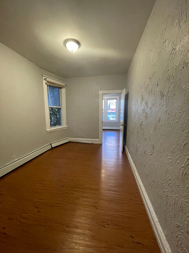 571 West Side Ave 2 - 567 W Side Ave