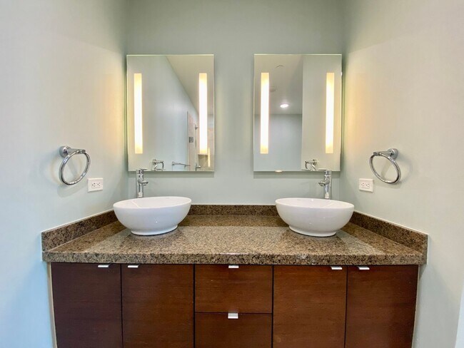 Building Photo - 5900 Mosteller Dr