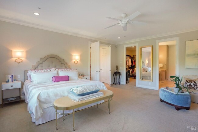 Building Photo - 10 Idlewood Rd